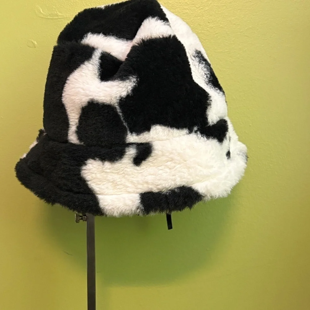 Adult Black and White Fuzzy Bucket Hat~Free Posh Friends 4ever Pin